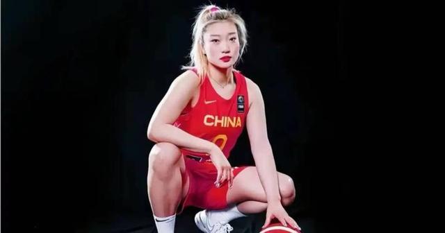 宫鲁鸣暗示李梦或缺席亚洲杯后者发文暂别国家队的简单介绍