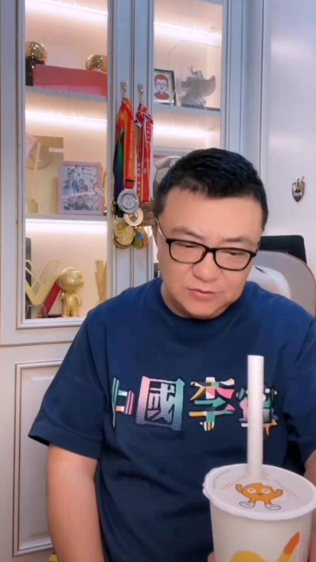 国足希望？董路评帅惟浩：已能敲皇马巴萨门，远超同龄人！(国足终迎超强归化)