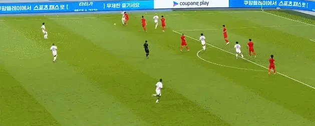 东亚杯-张玉宁失单刀国足0-2不敌日本遭两连败的简单介绍