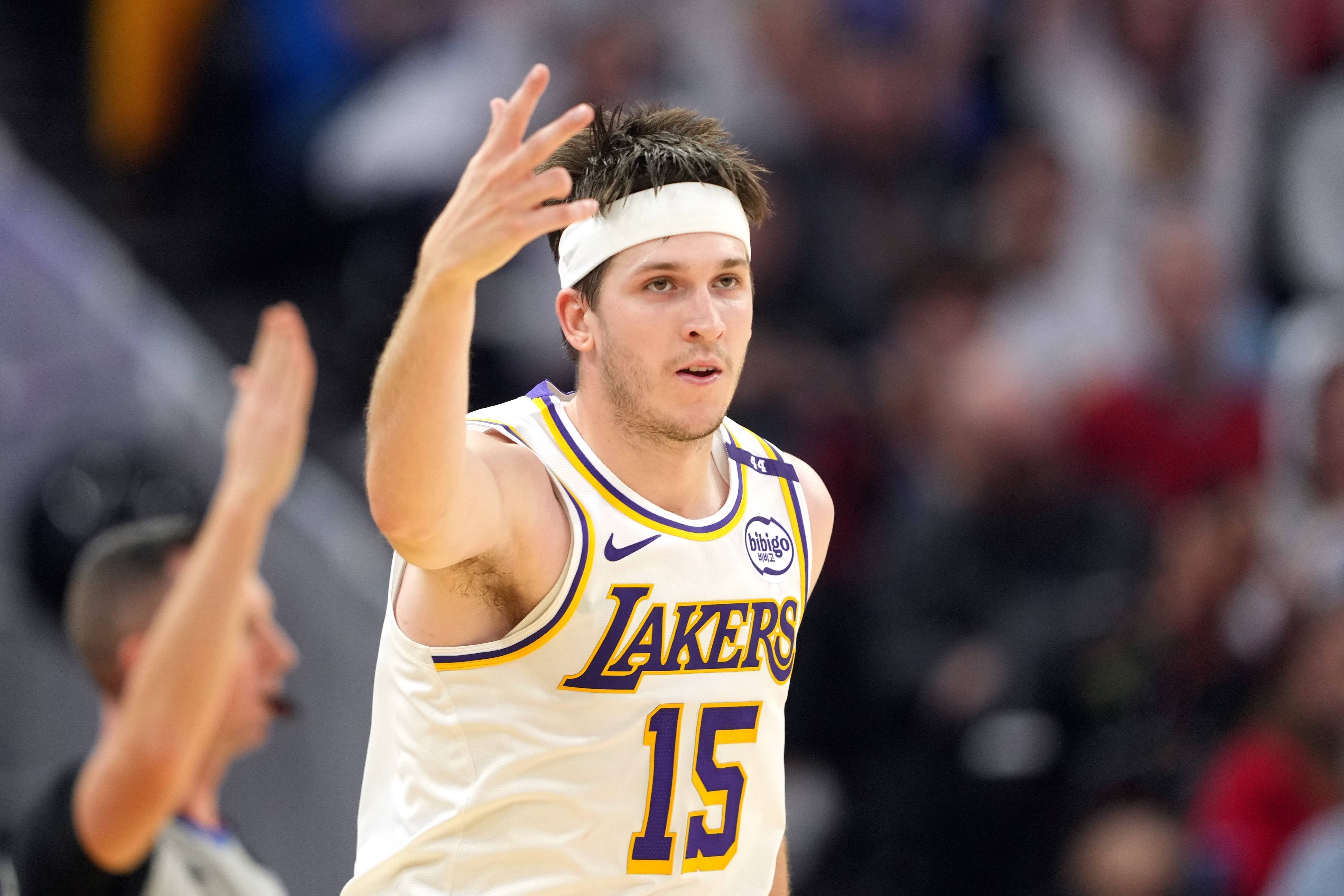 NBA-比尔和太阳达成买断澄清期后加盟快船(nba太阳队胜快船集锦)