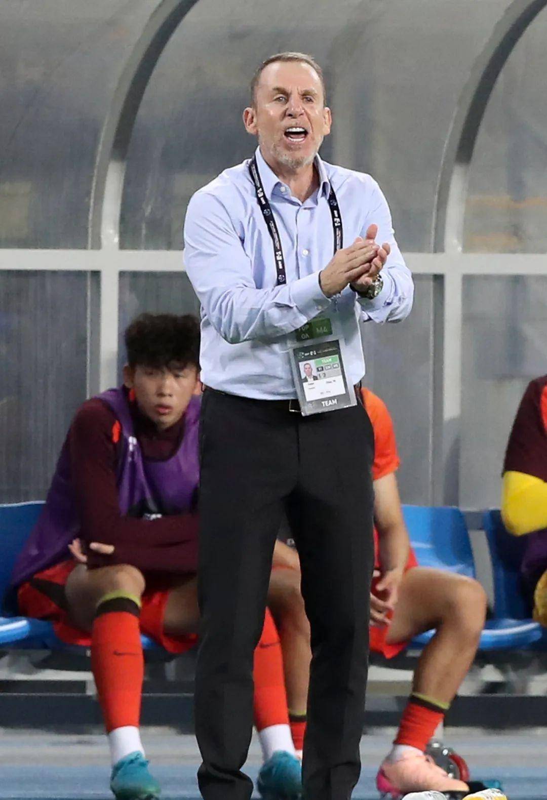 尴尬！国足面对日本已27年不胜总战绩为6平11负(国足对日本阵型)