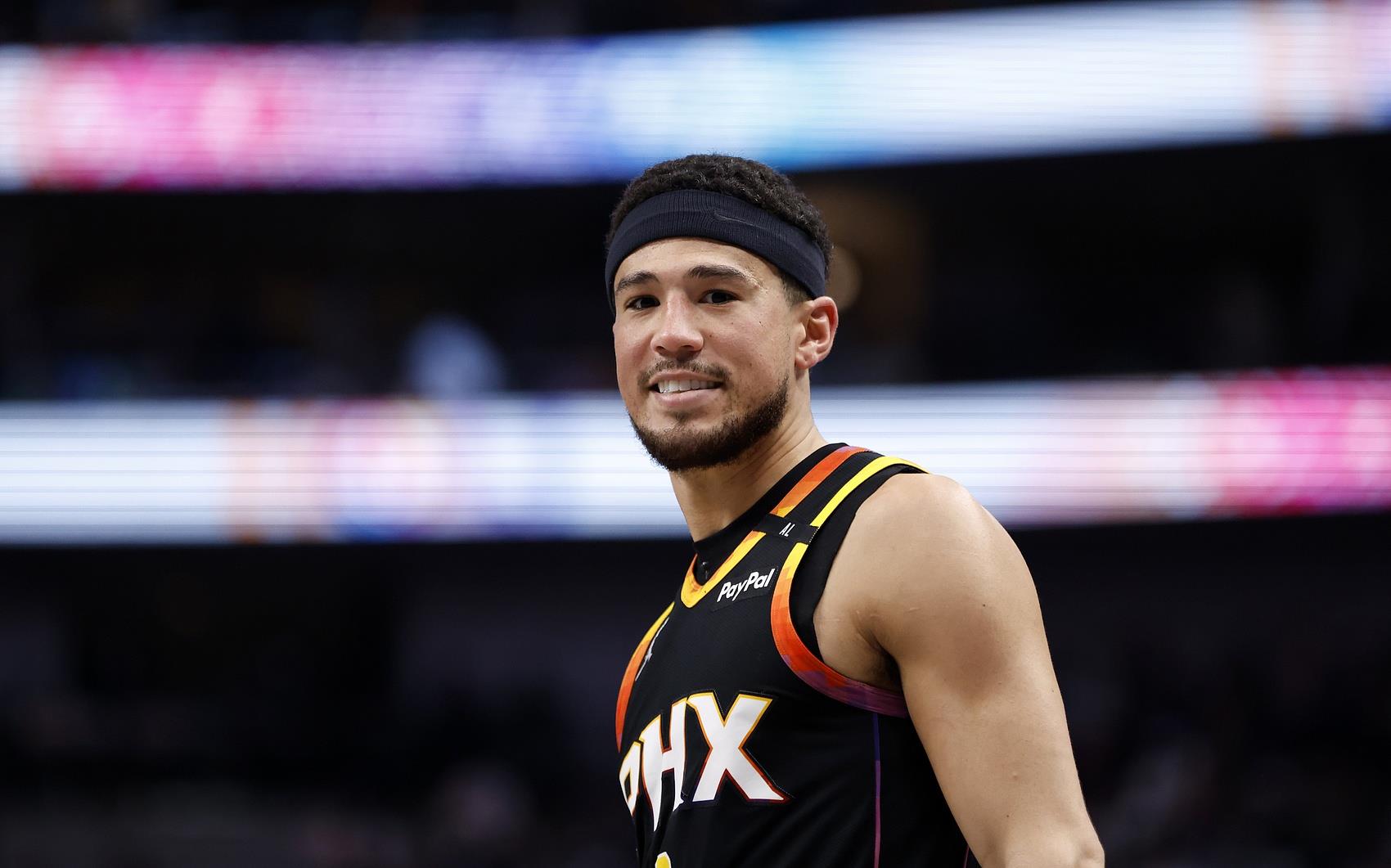 某NBA教练：我们防守杰伦-格林时很困难，他肯定能搭档布克的简单介绍