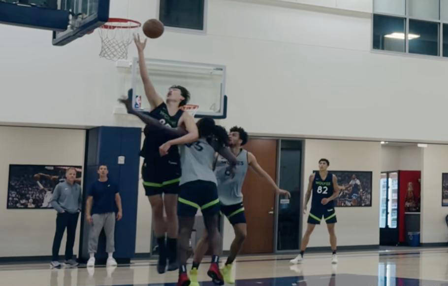 杨瀚森父母启程前往美国陪儿子参加NBA选秀大会(杨瀚森 篮球)