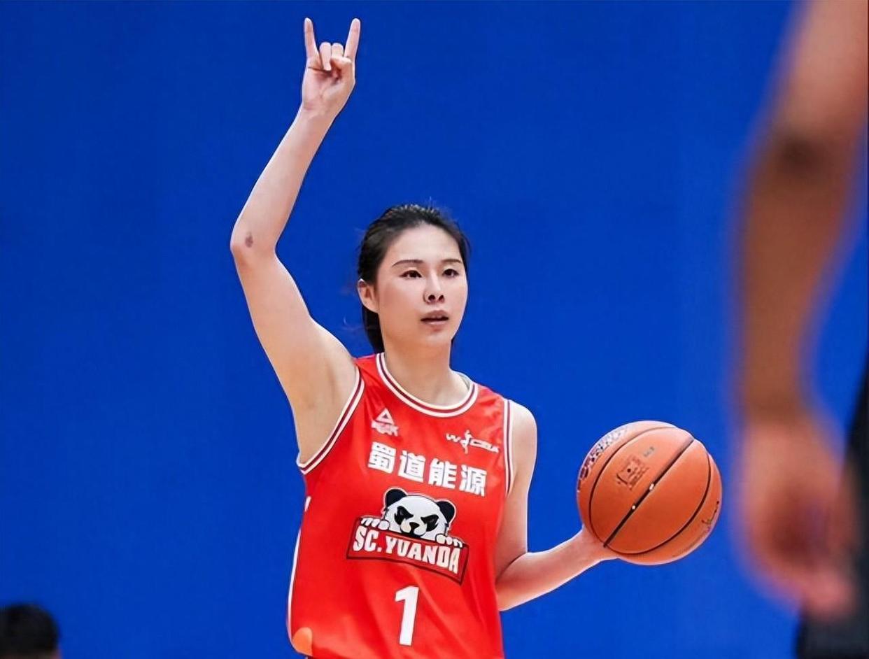 包含王思雨22年女篮世预赛个人集锦，对阵美国砍17分6助攻的词条