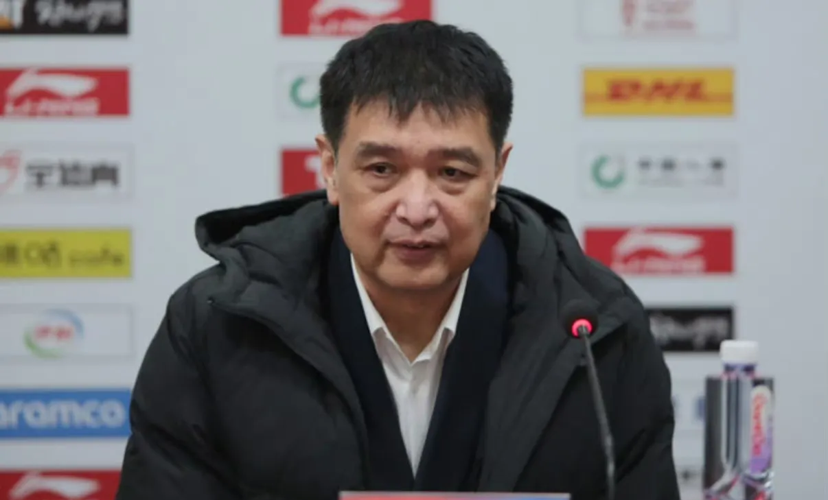 闵鹿蕾因个人原因辞职聘请张庆鹏担任主教练的简单介绍