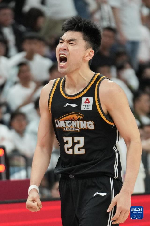 平博体育-篮球职业联赛的明星球员亮相(篮球艺人)