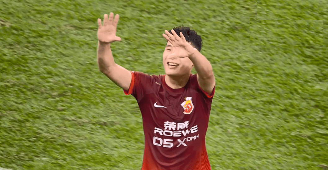 上港球员表现抢眼，刷新连胜纪录(上港球员续约情况)