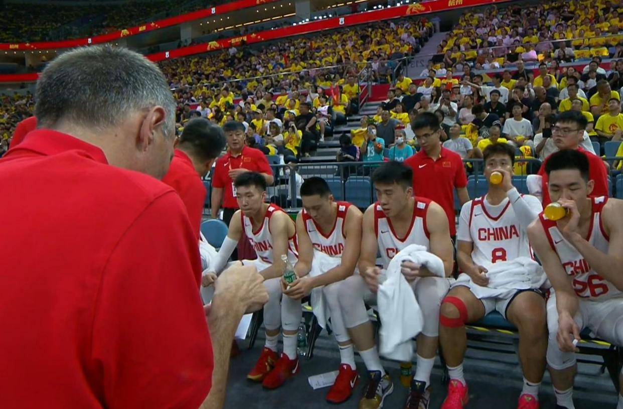 平博体育-湖南男篮大胜对手，迎来胜利狂欢(湖南男篮cba)